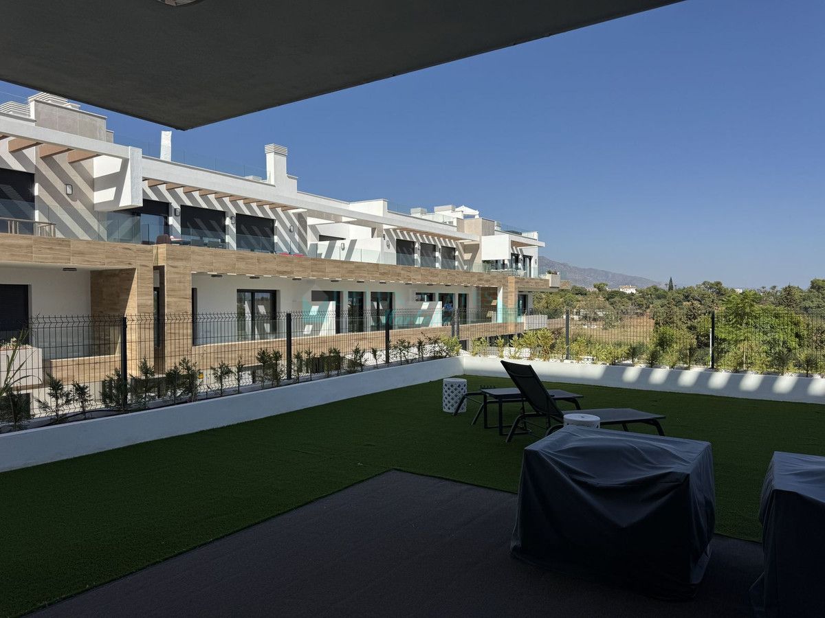 Apartamento Planta Baja en alquiler en Atalaya, Estepona