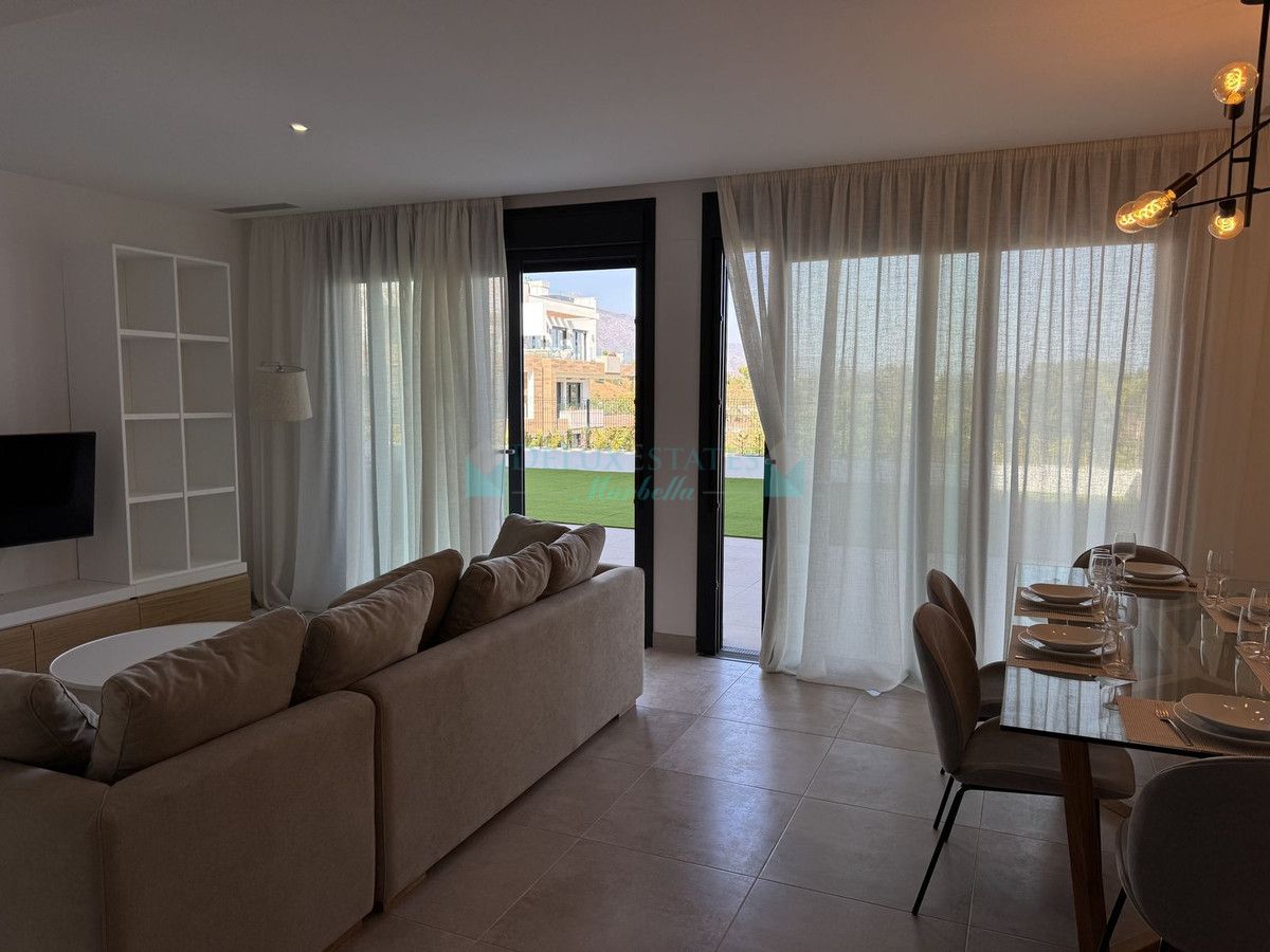 Apartamento Planta Baja en alquiler en Atalaya, Estepona