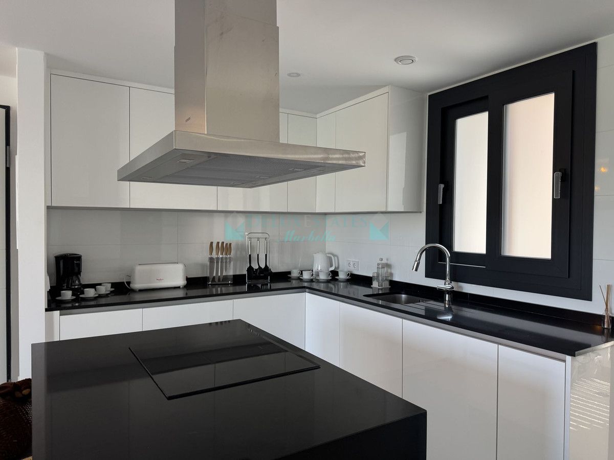 Apartamento Planta Baja en alquiler en Atalaya, Estepona