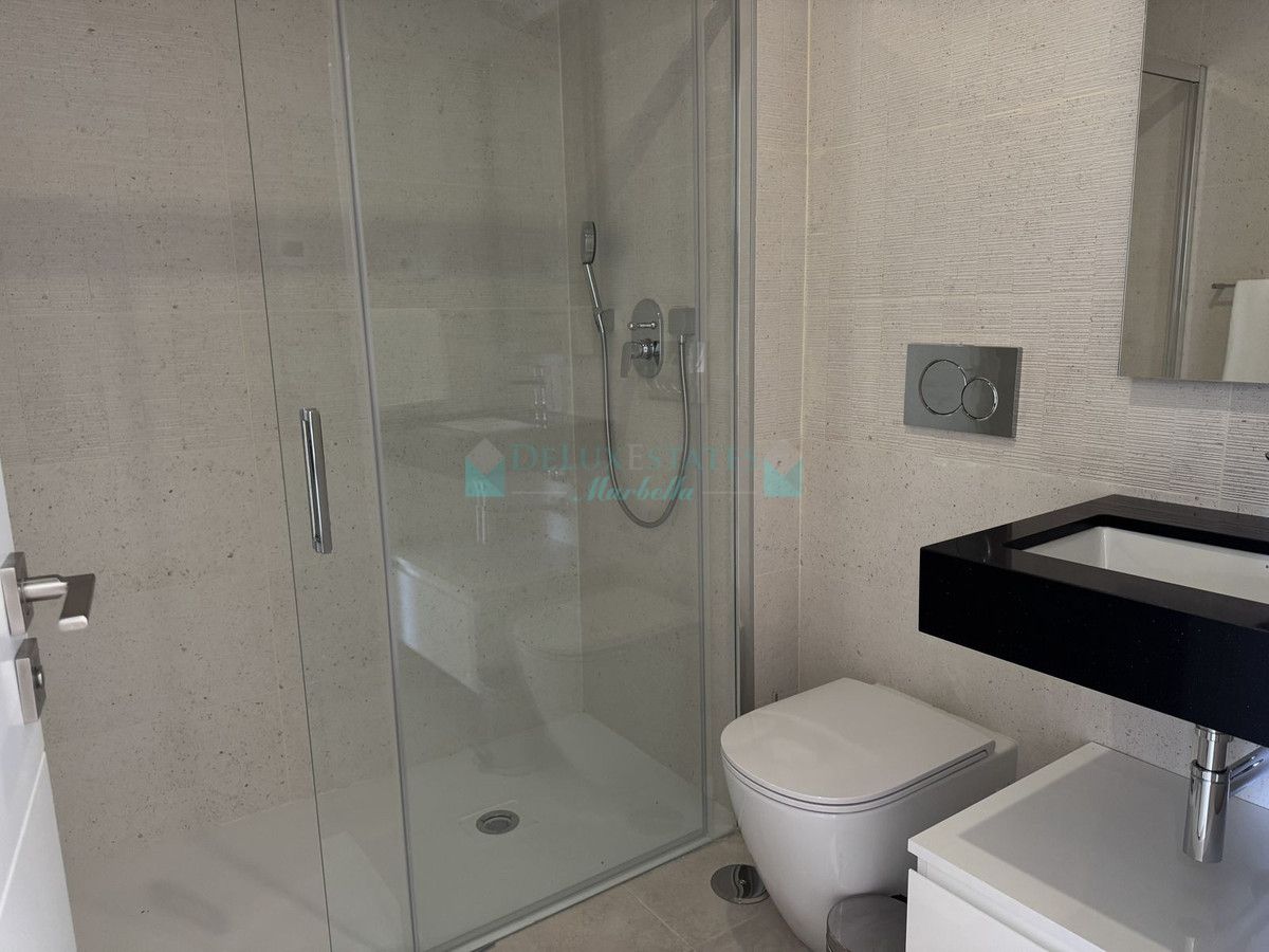 Apartamento Planta Baja en alquiler en Atalaya, Estepona