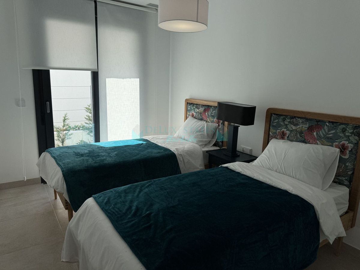 Apartamento Planta Baja en alquiler en Atalaya, Estepona