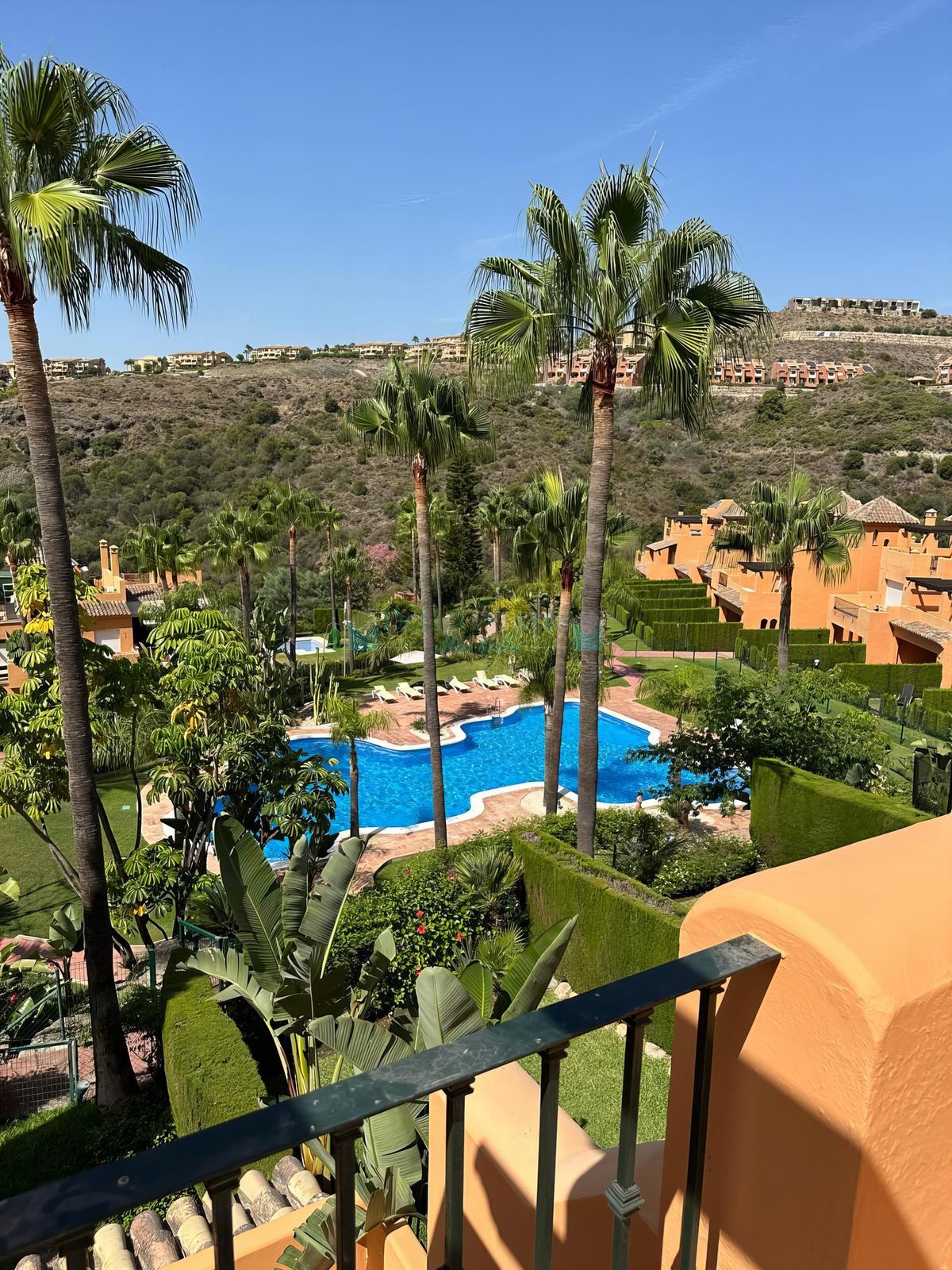 Town House for sale in El Paraiso, Estepona