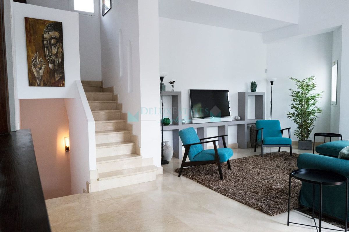 Town House for sale in Istan