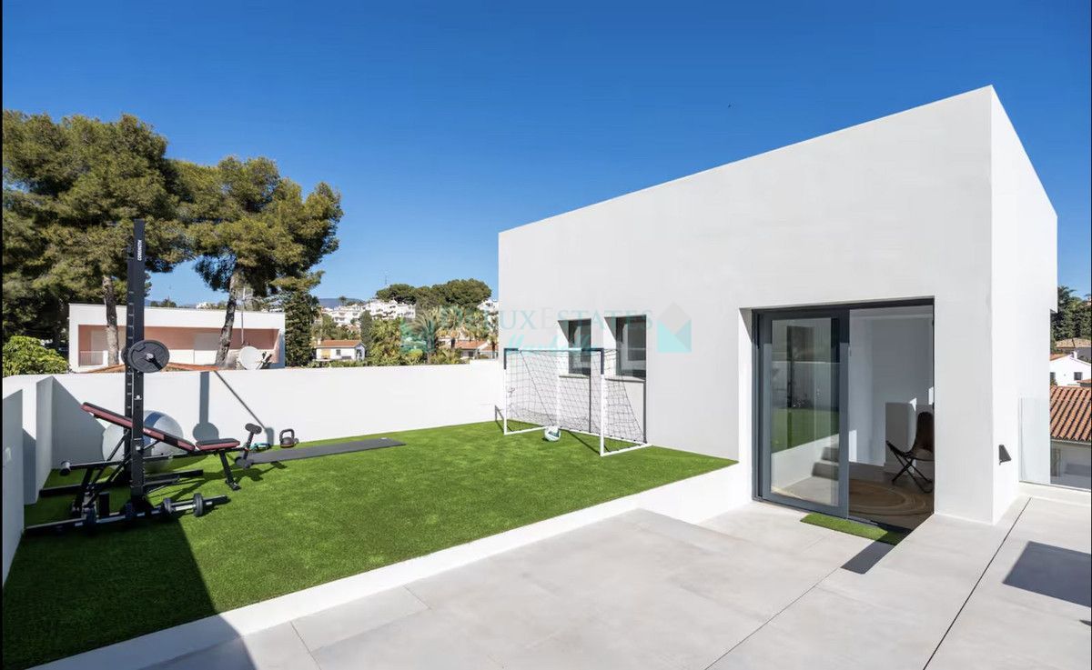 Villa for rent in Nueva Andalucia