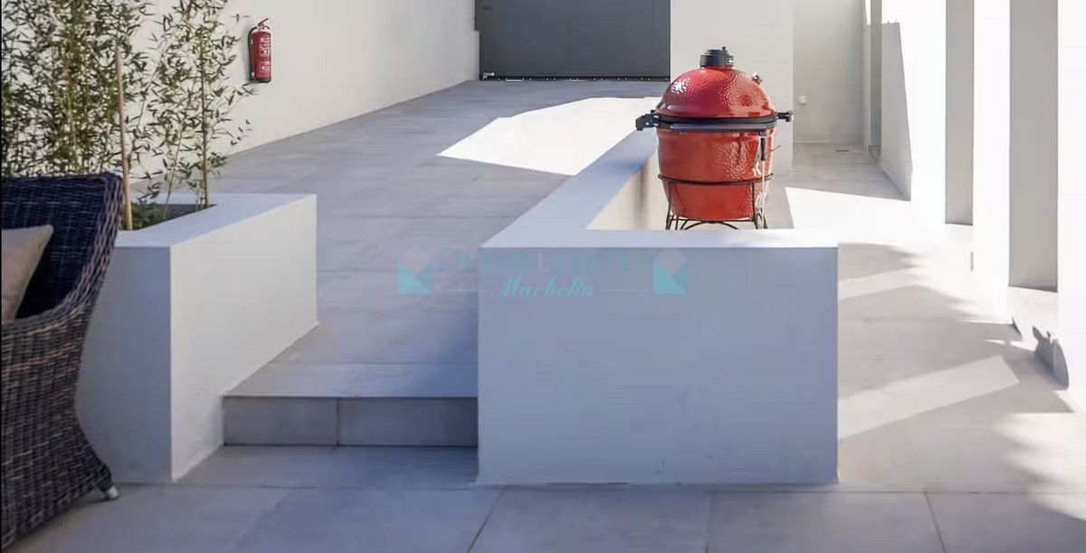 Villa for rent in Nueva Andalucia