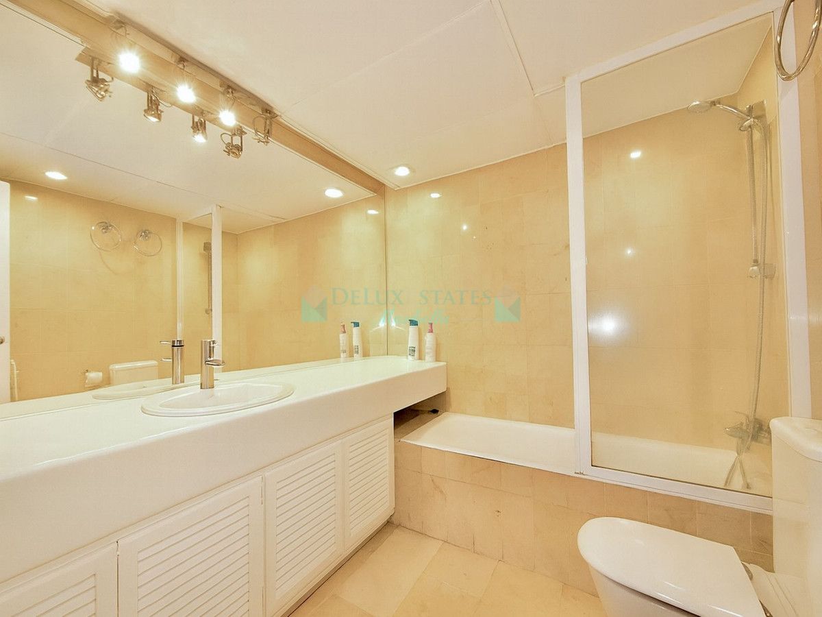 Ground Floor Apartment for sale in Marbella Golden Mile