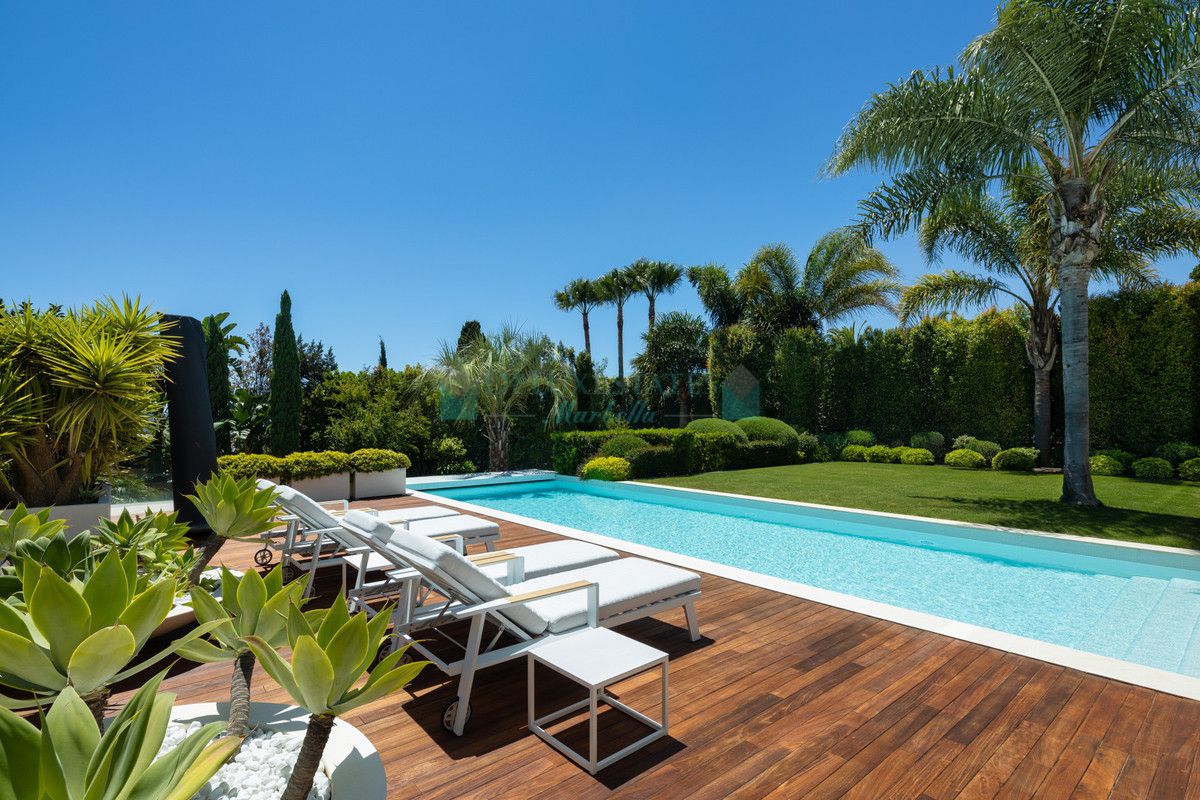 Villa for sale in Marbesa, Marbella East