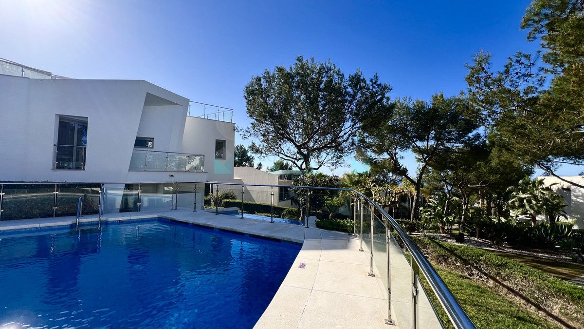 Semi Detached Villa for rent in Marbella Golden Mile