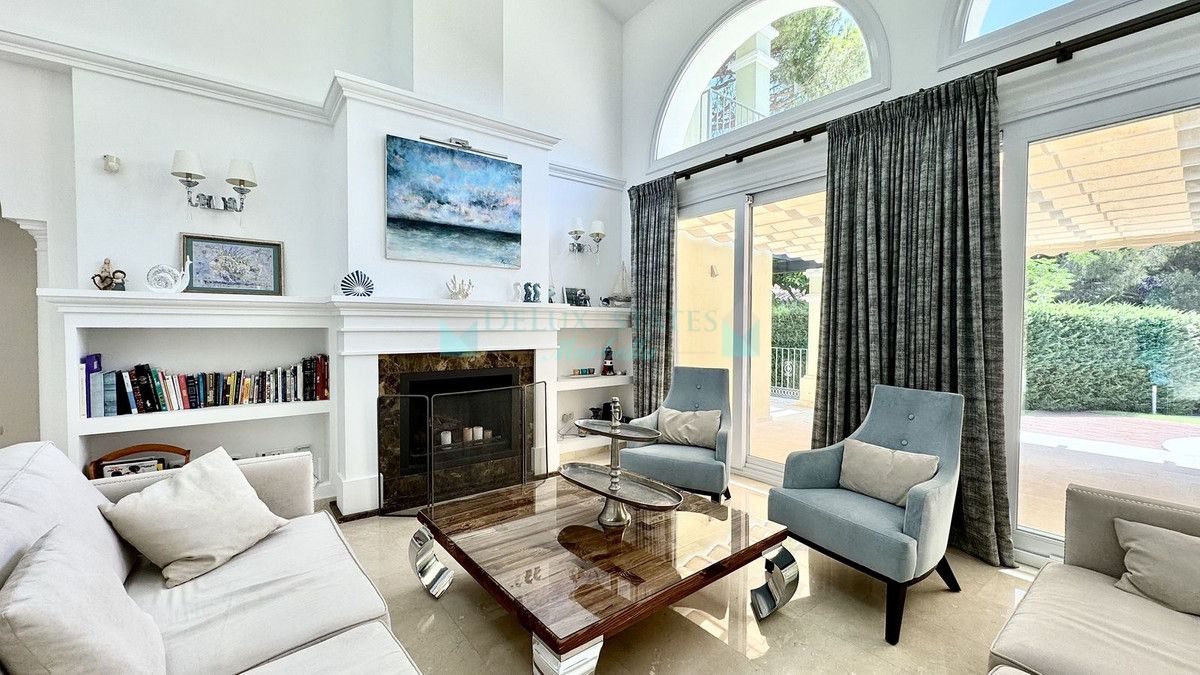 Villa en alquiler en Elviria, Marbella Este