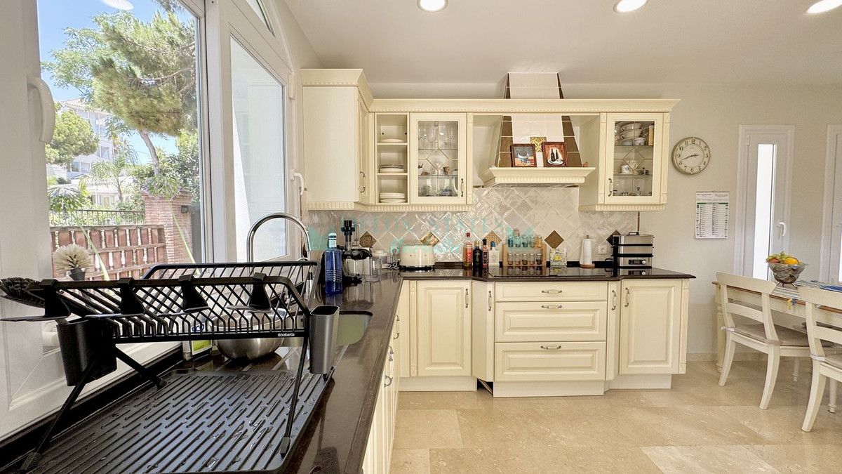 Villa for rent in Elviria, Marbella East