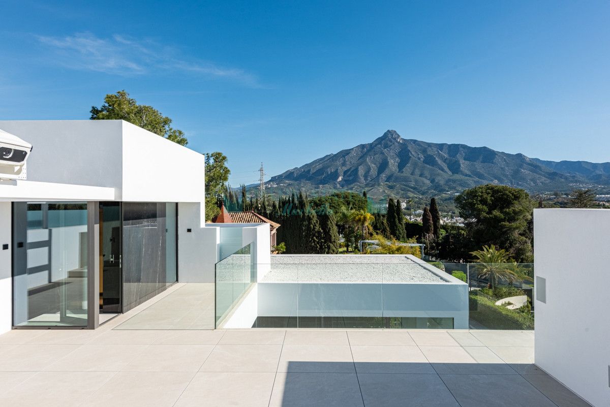 Semi Detached Villa for sale in Nueva Andalucia