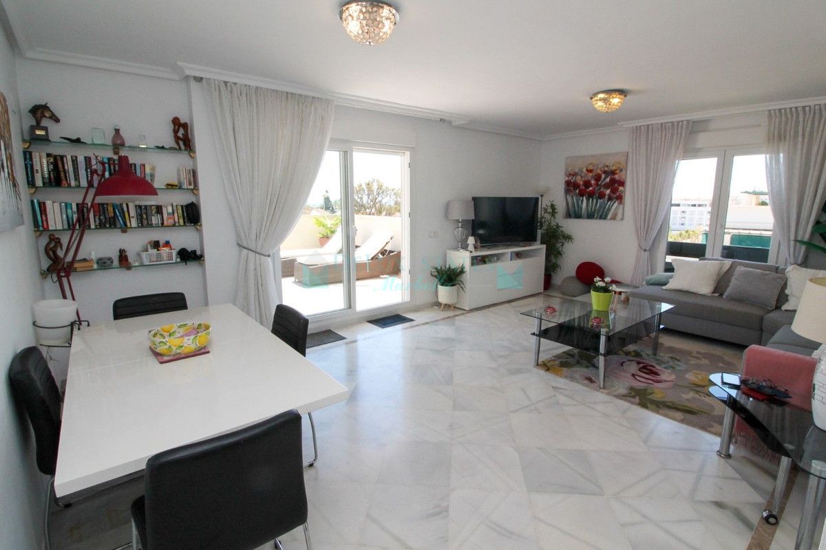 Penthouse for sale in Nueva Andalucia