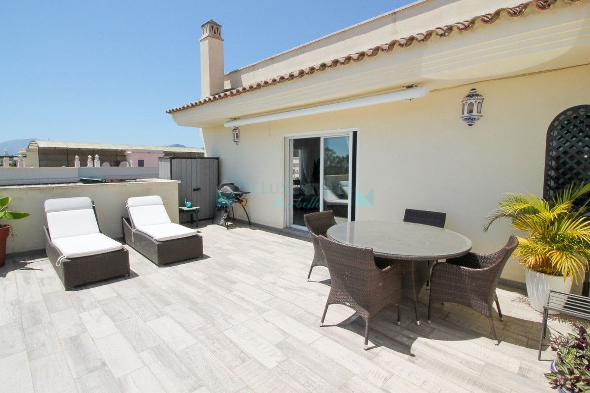 Penthouse for sale in Nueva Andalucia