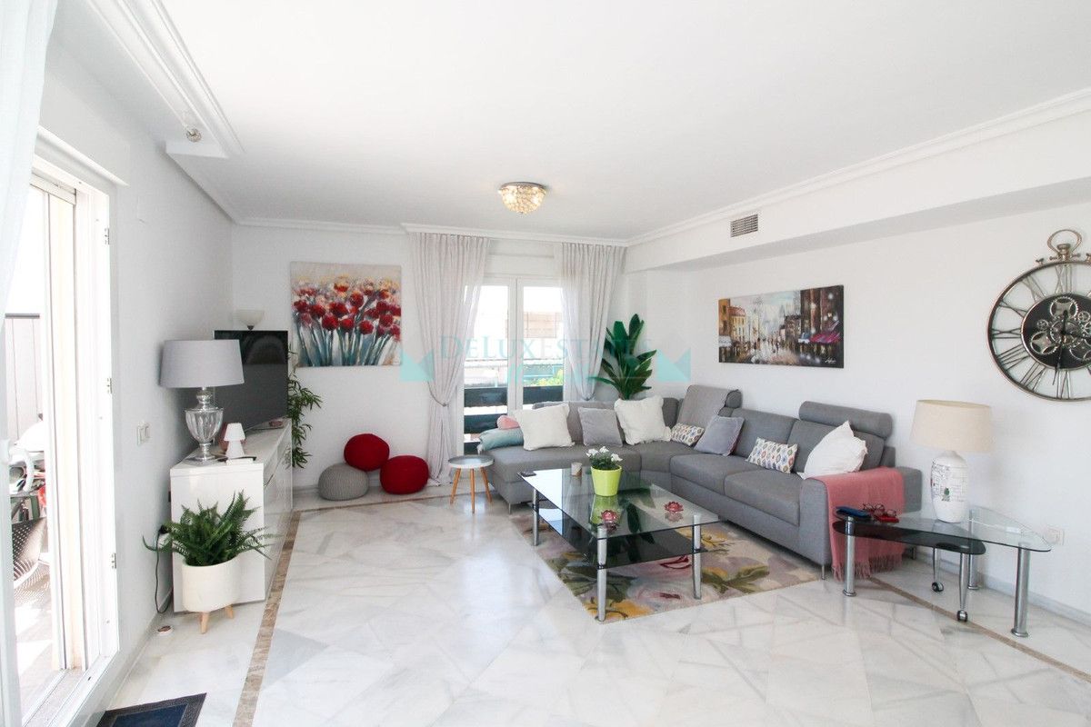 Penthouse for sale in Nueva Andalucia