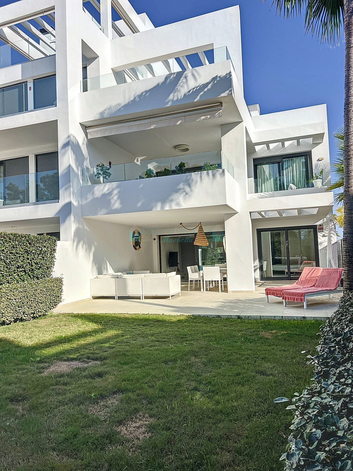 Ground Floor Apartment for sale in Atalaya, Estepona