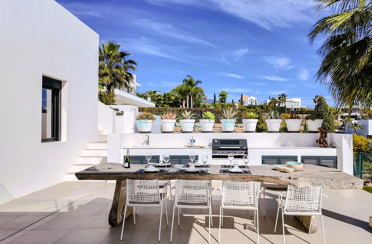 Villa for sale in Los Flamingos, Benahavis