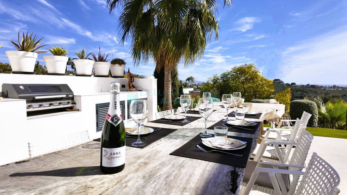 Villa for sale in Los Flamingos, Benahavis