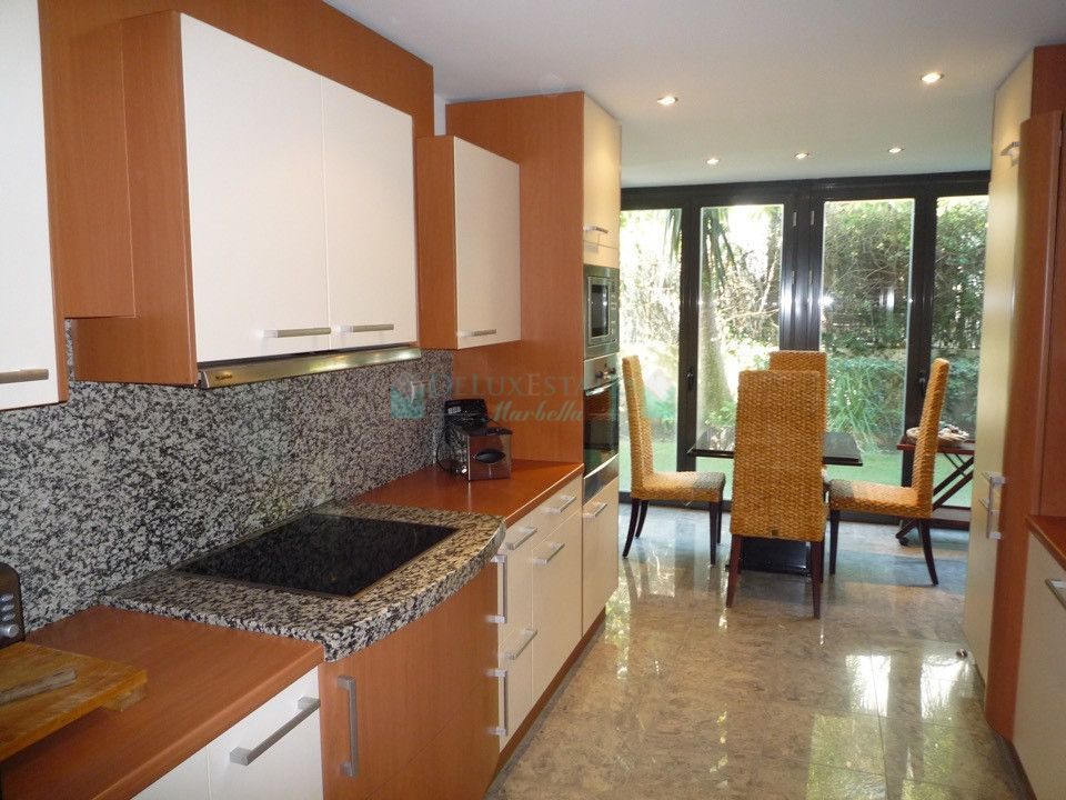 Apartamento Planta Baja en alquiler en Los Monteros, Marbella Este