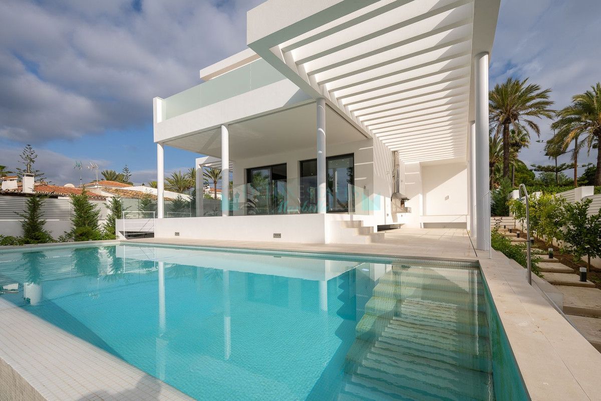 Villa for sale in Marbesa, Marbella East