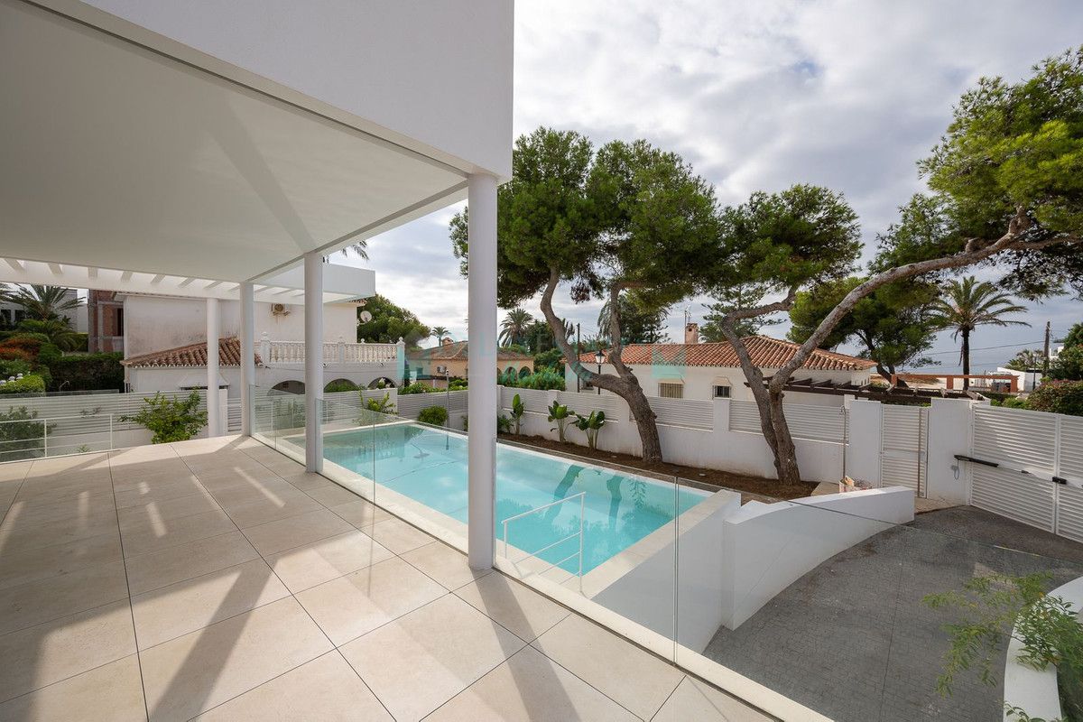 Villa for sale in Marbesa, Marbella East