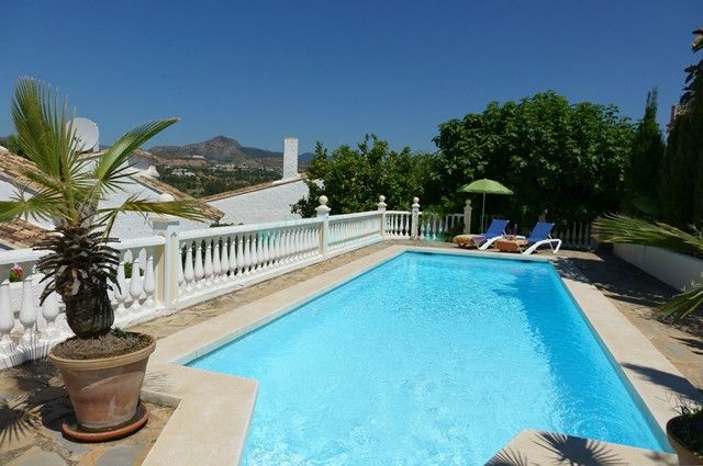 Town House for sale in Atalaya, Estepona