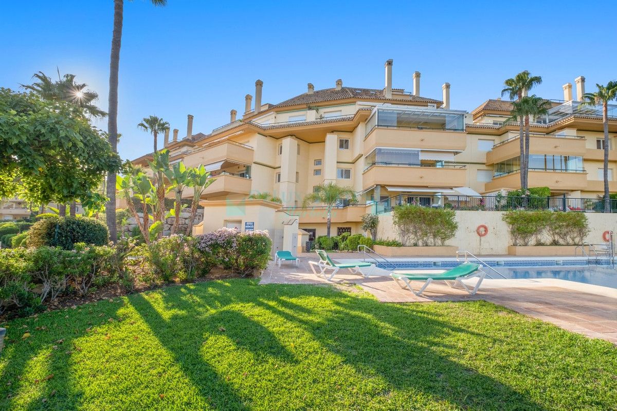 Apartment for sale in Elviria, Marbella East