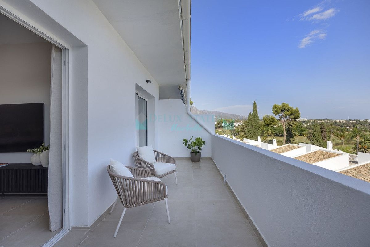 Penthouse for sale in Nueva Andalucia