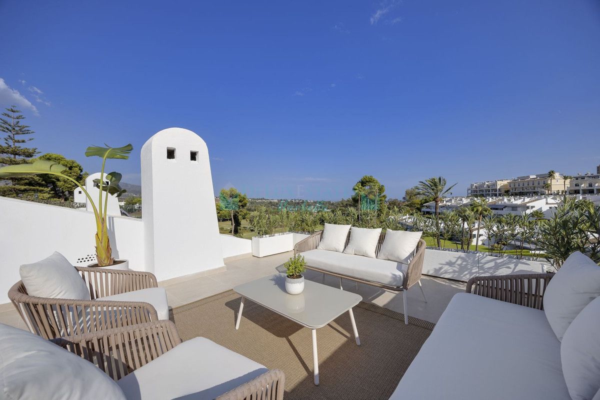 Penthouse for sale in Nueva Andalucia