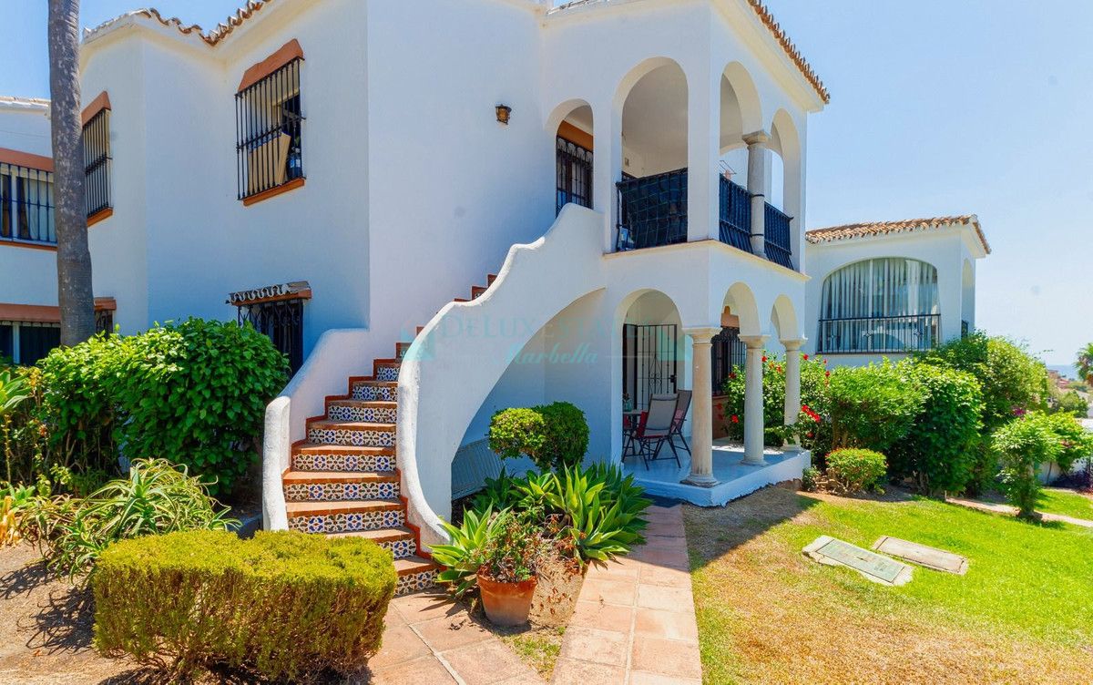 Apartamento Planta Baja en venta en El Paraiso, Estepona