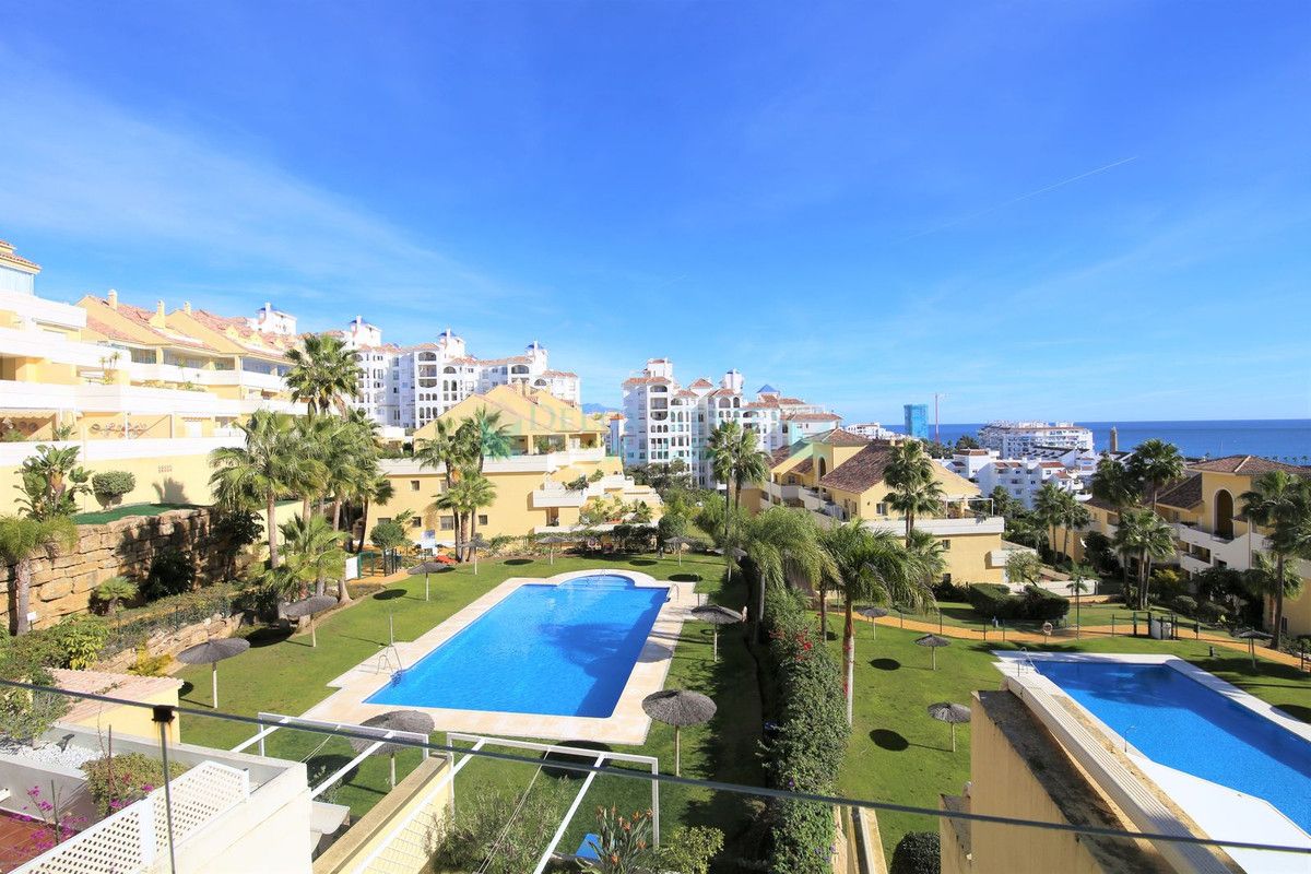 Apartment for sale in Estepona