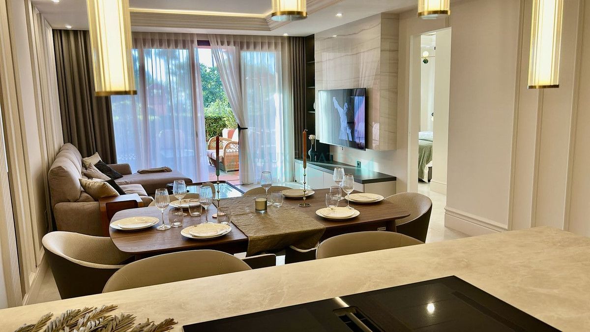 Ground Floor Apartment for sale in New Golden Mile, Estepona