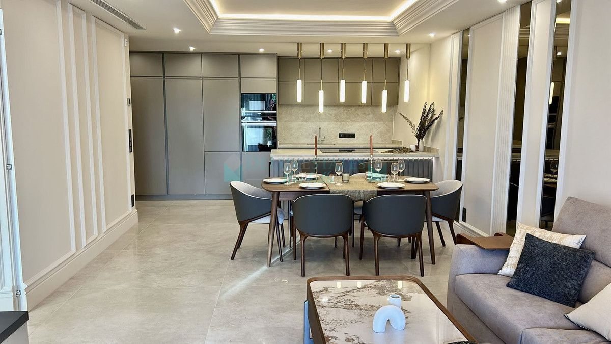 Ground Floor Apartment for sale in New Golden Mile, Estepona