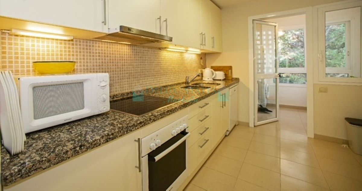 Apartment for sale in La Quinta, Benahavis