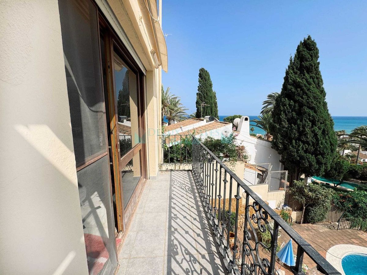 Villa en venta en Estepona