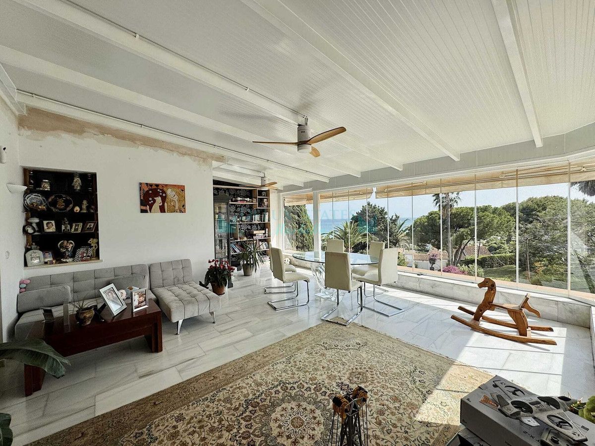 Villa en venta en Estepona