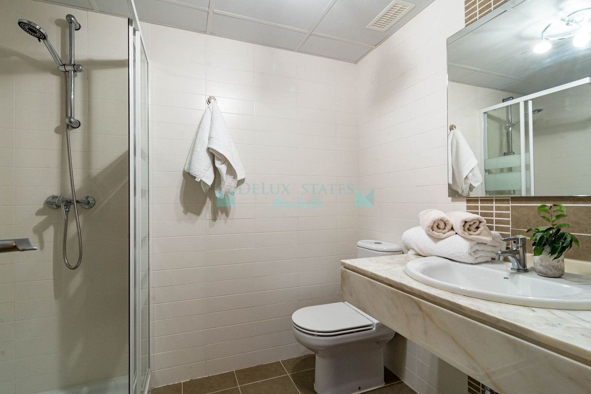 Apartamento Planta Baja en venta en Selwo, Estepona