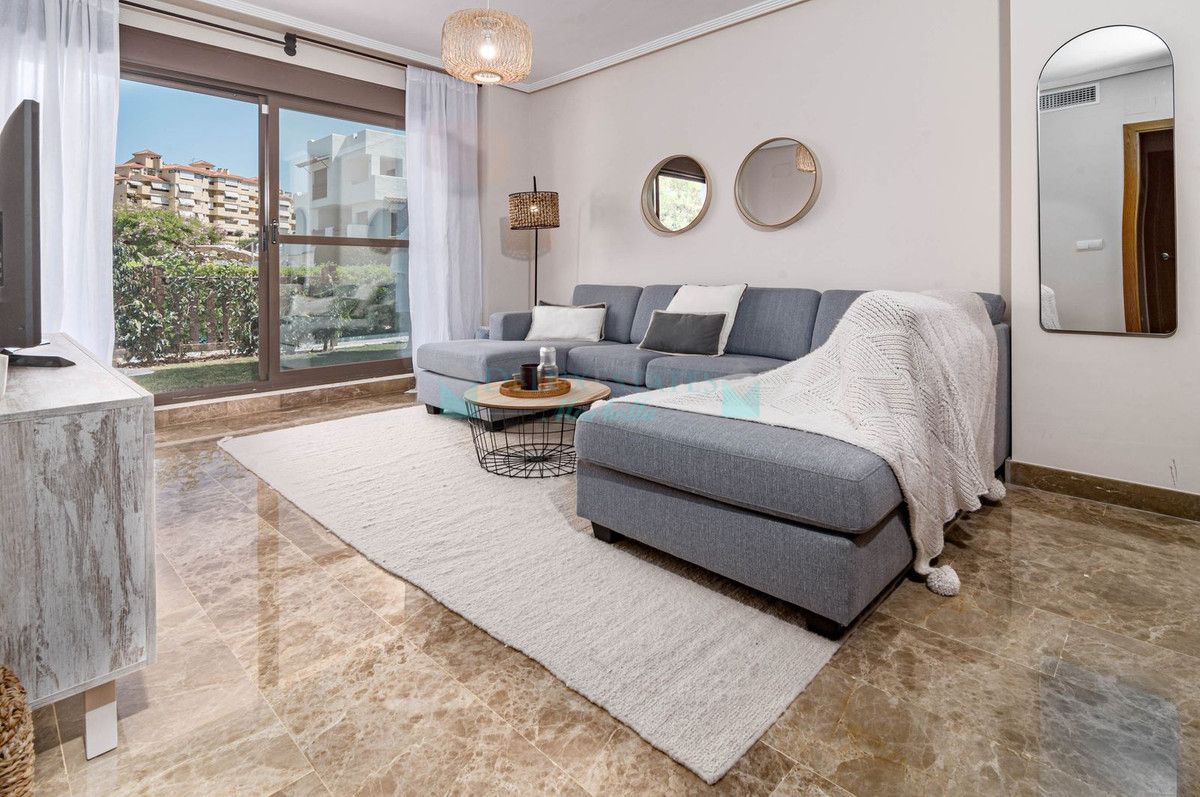 Apartamento Planta Baja en venta en Selwo, Estepona