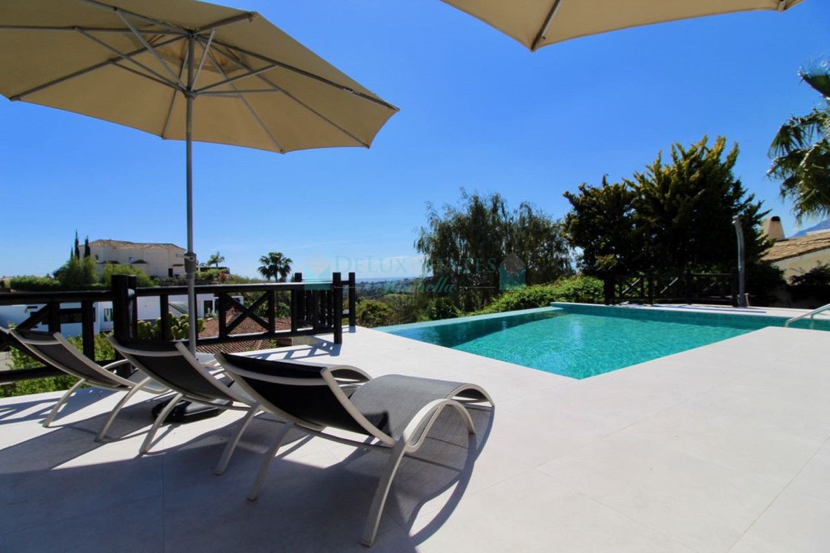 Villa for rent in El Rosario, Marbella East