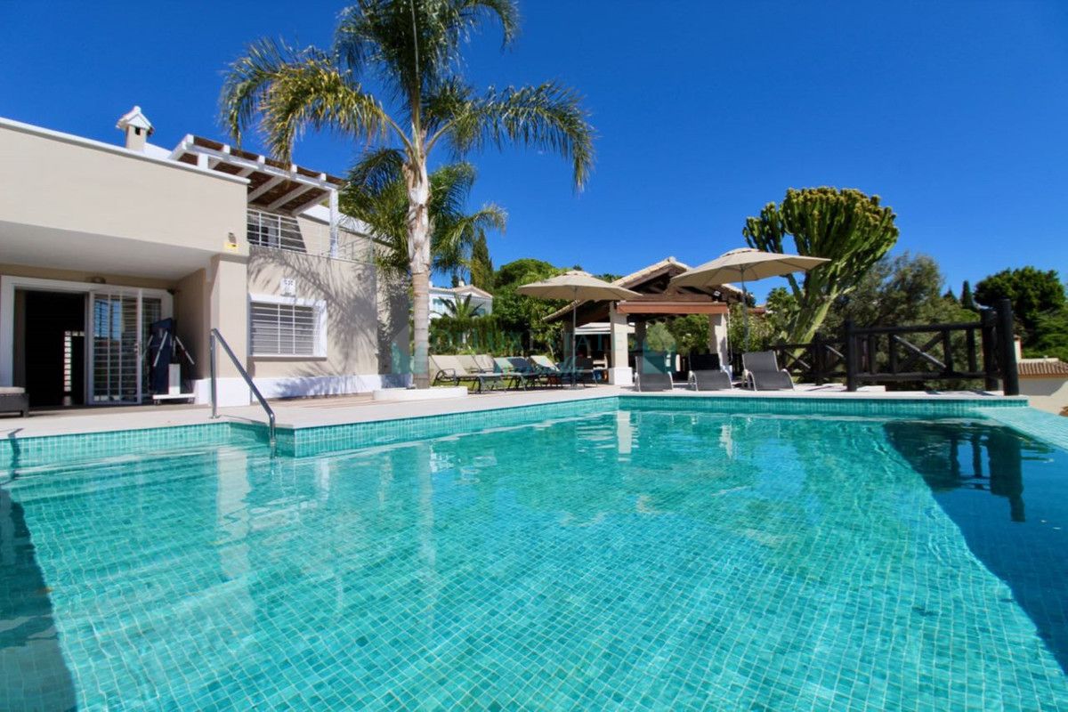 Villa for rent in El Rosario, Marbella East