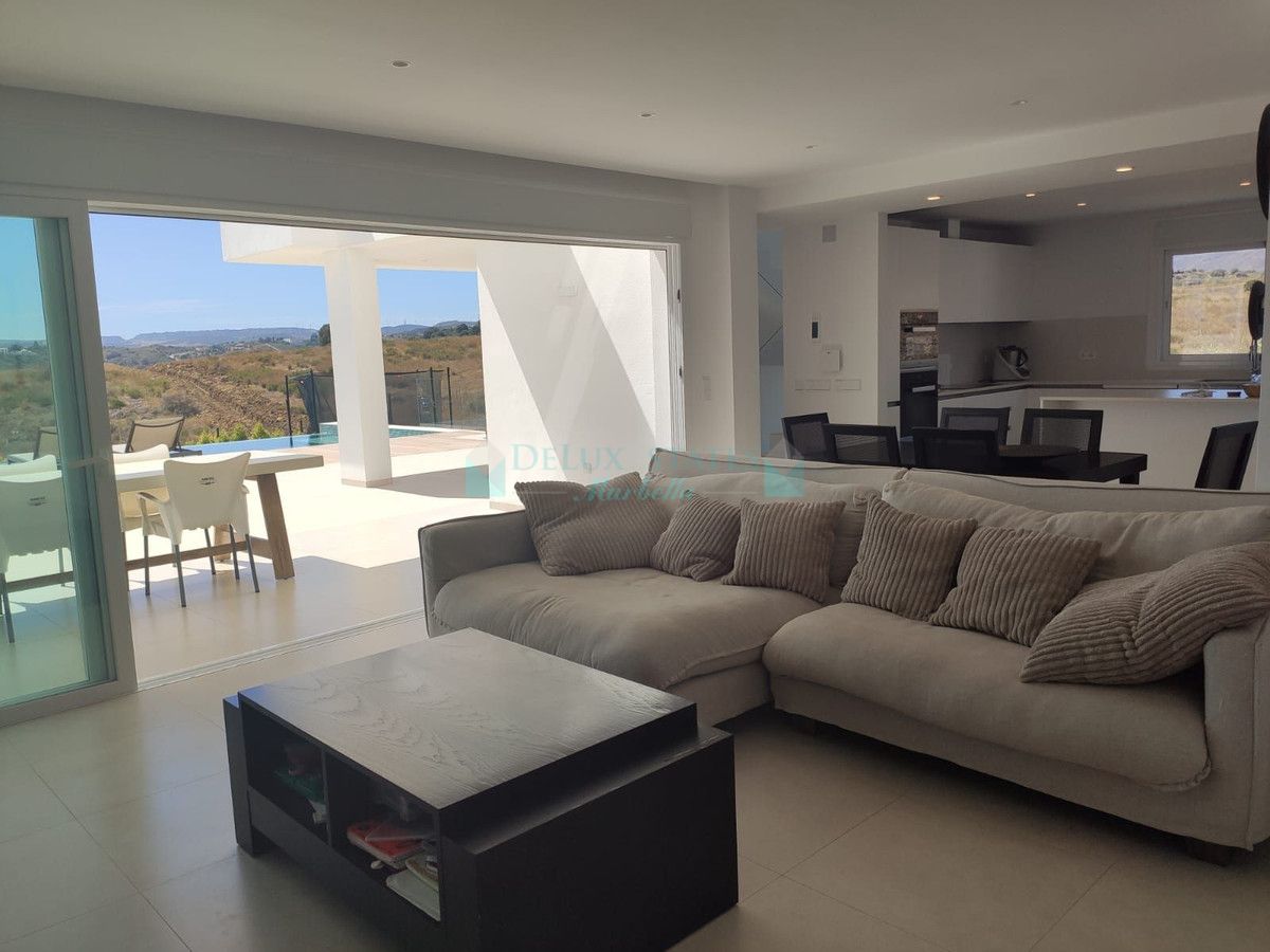 Villa en venta en Estepona