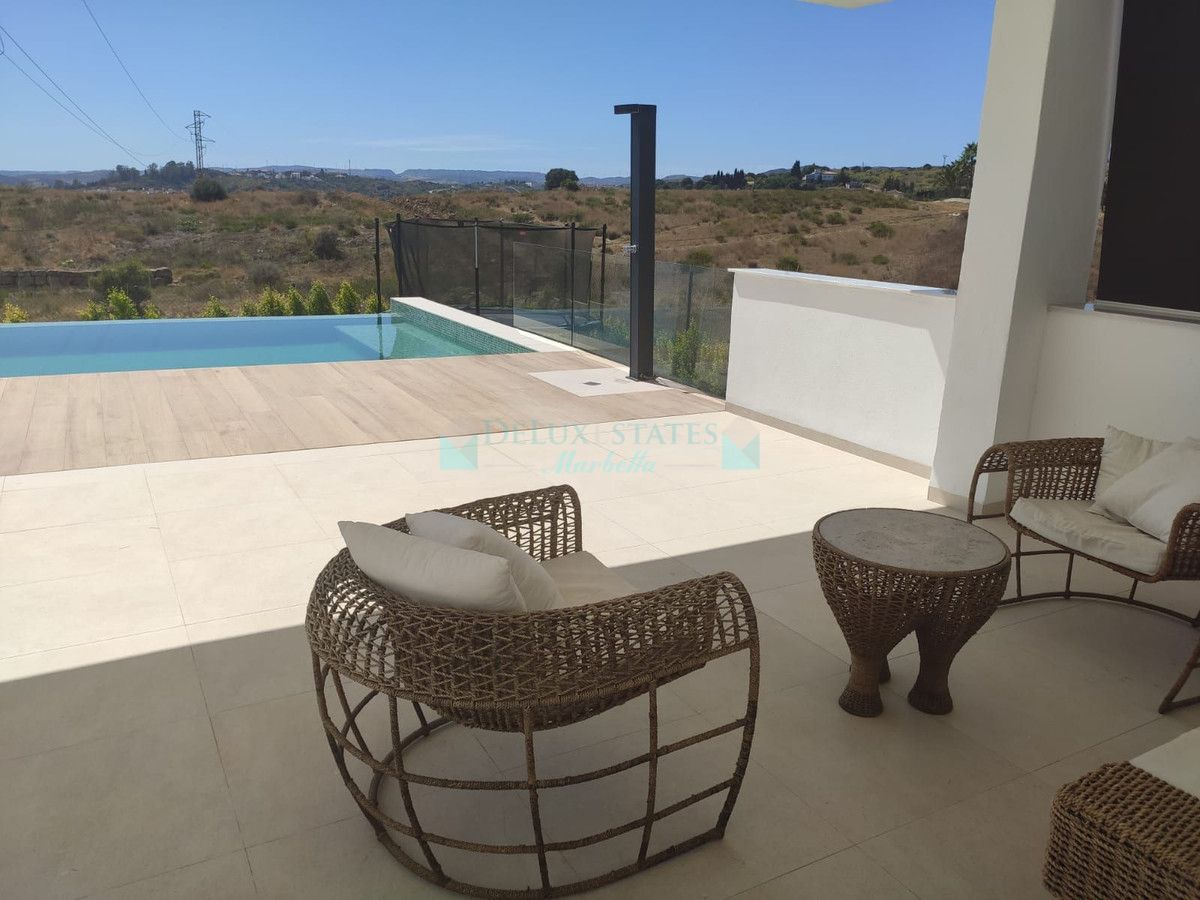 Villa en venta en Estepona