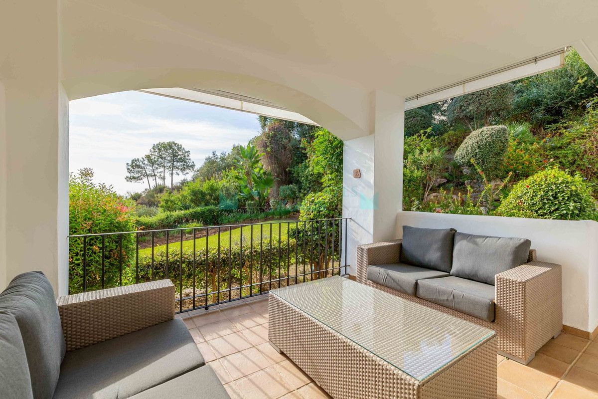 Apartamento Planta Baja en venta en La Quinta, Benahavis