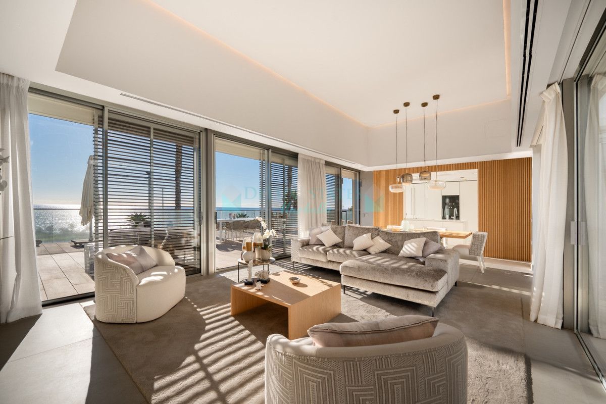 Villa for sale in Estepona