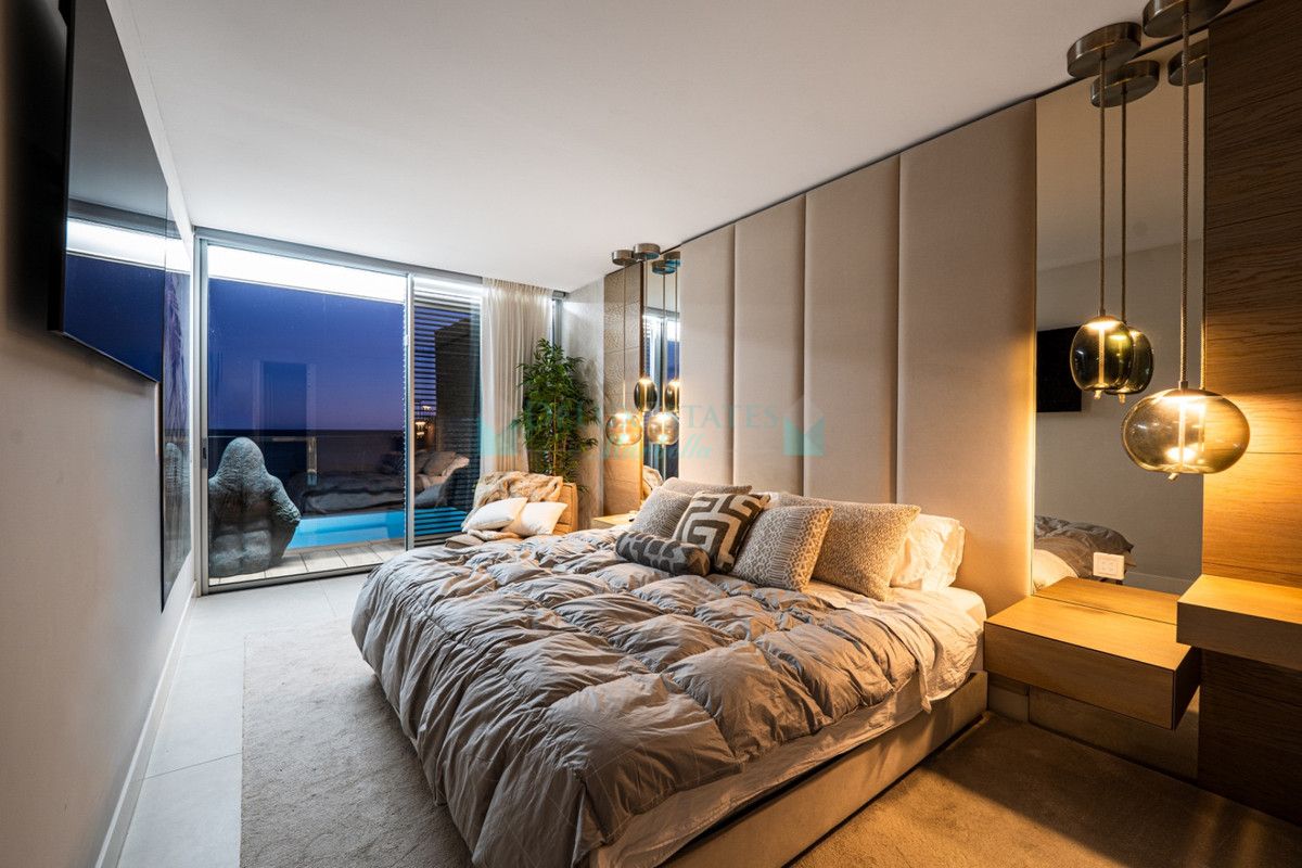 Villa for sale in Estepona