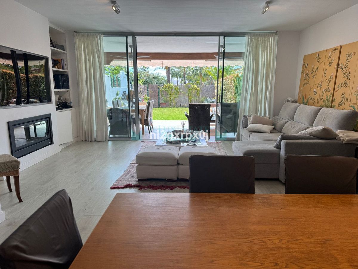 Town House for sale in Marbella Golden Mile