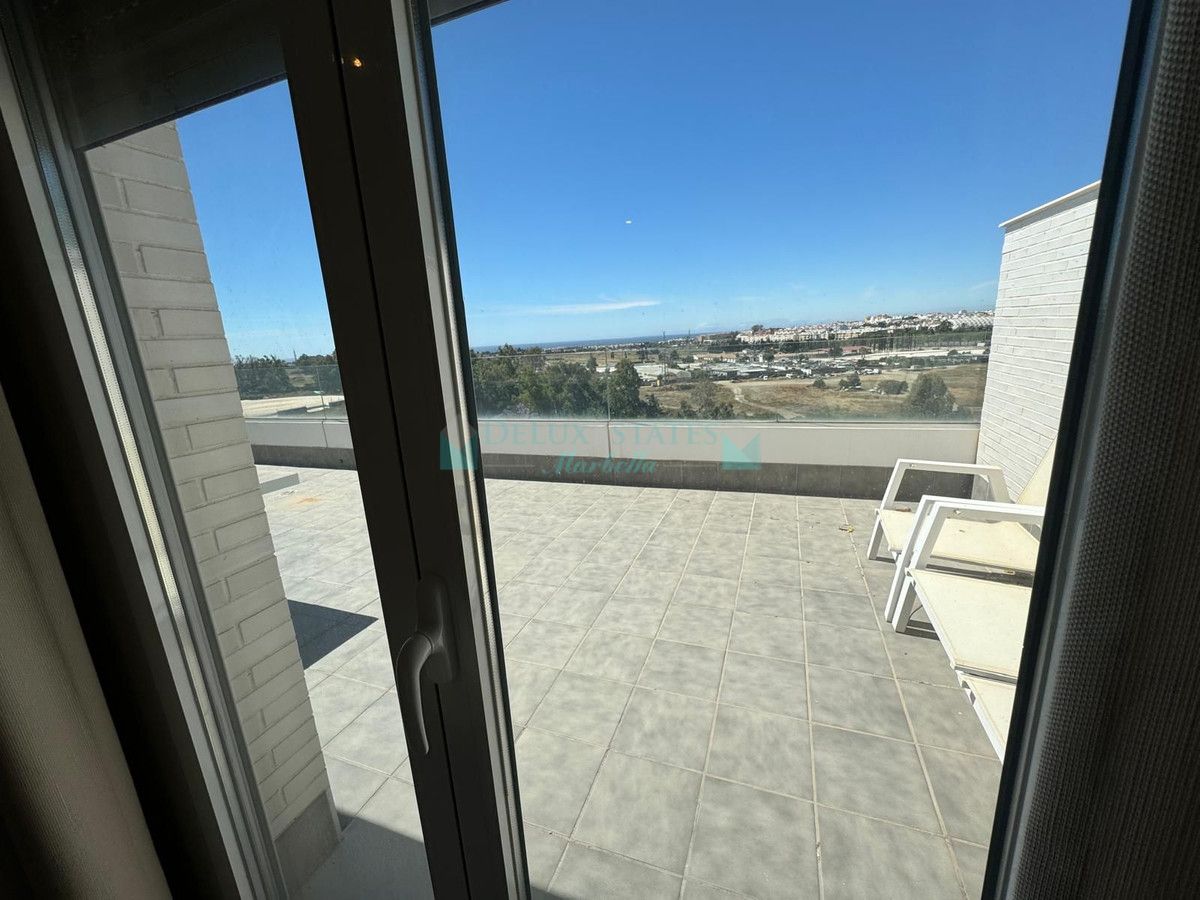 Penthouse for rent in Nueva Andalucia