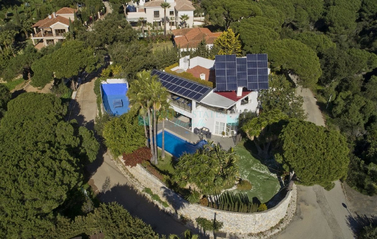 Villa en venta en Elviria, Marbella Este