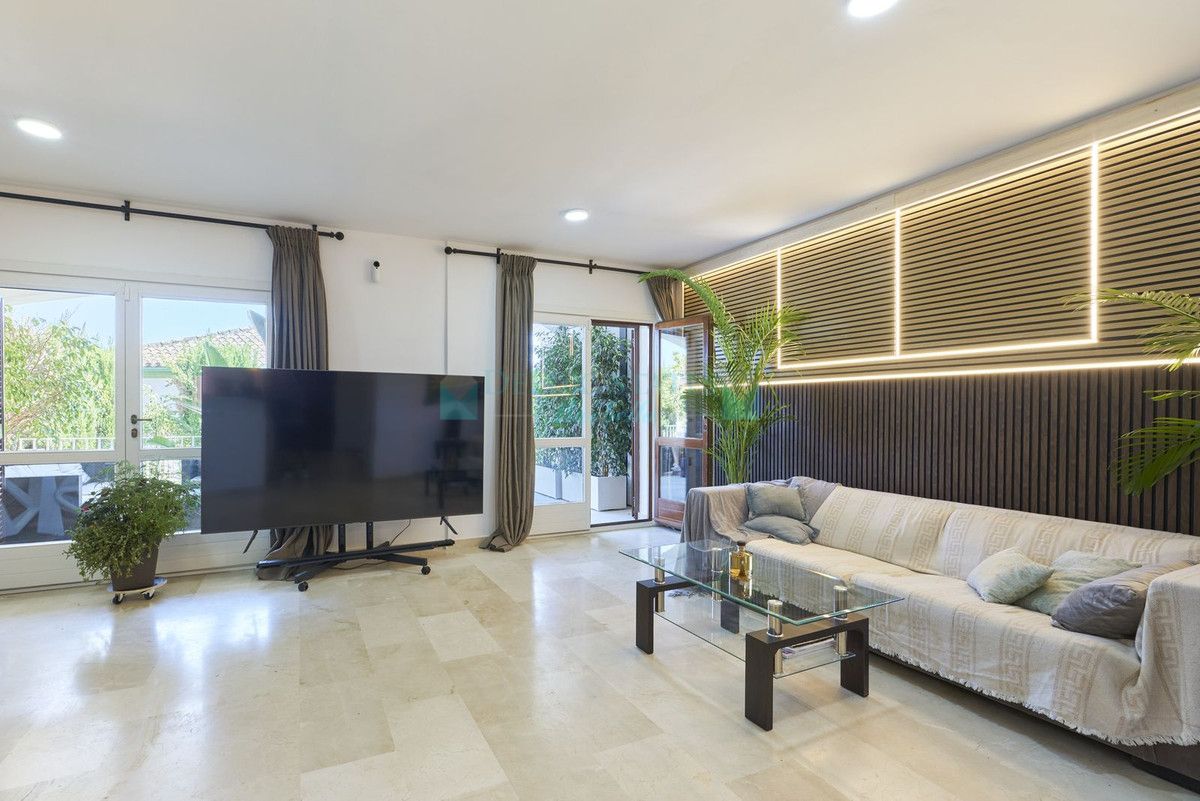 Villa Pareada en alquiler en Marbella Golden Mile