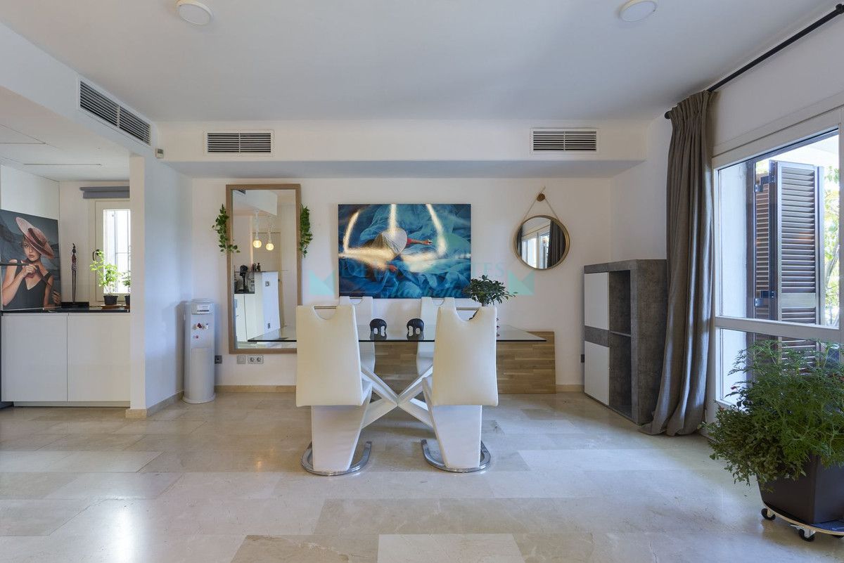 Villa Pareada en alquiler en Marbella Golden Mile