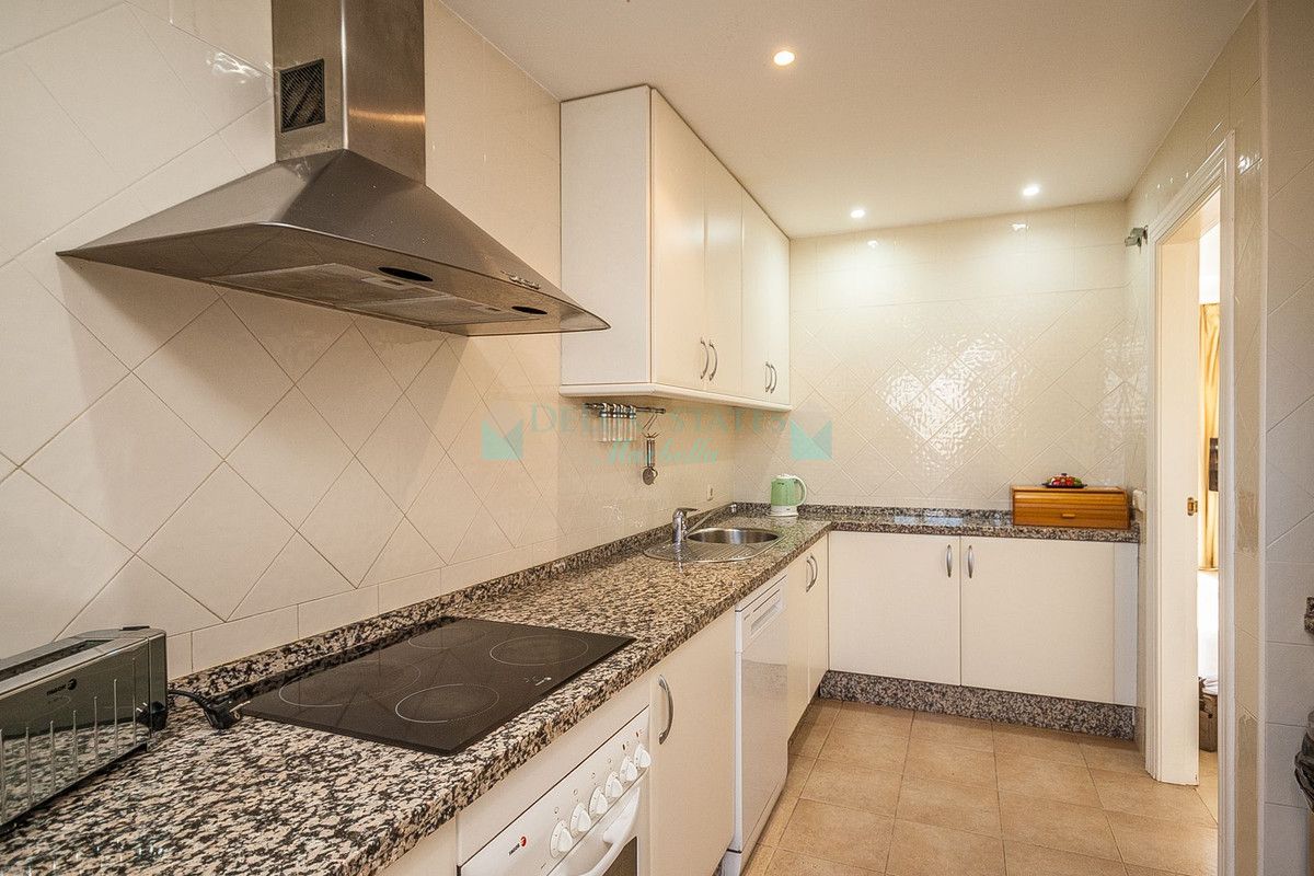 Ático en venta en Elviria, Marbella Este